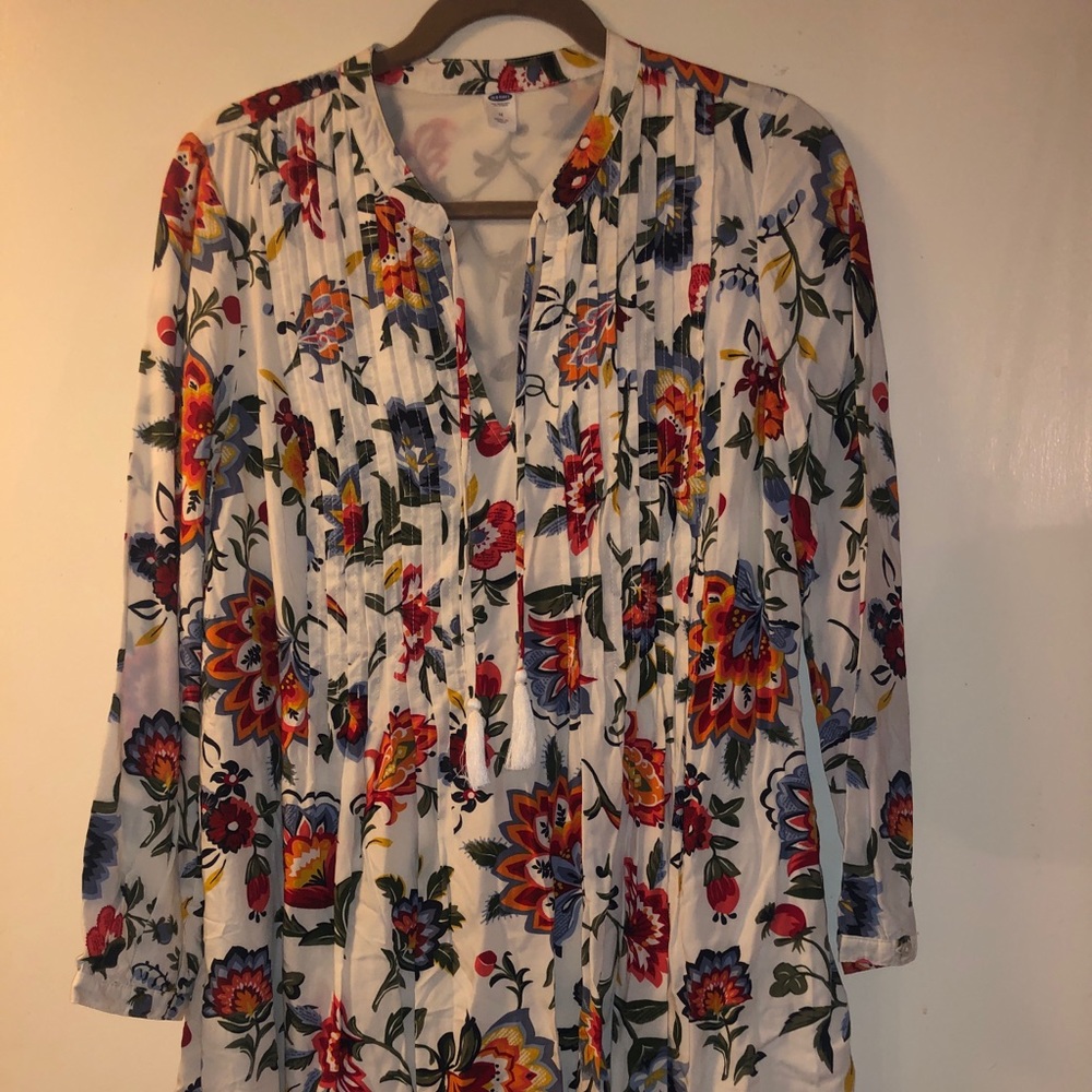 Old Navy. Floral above knee dress